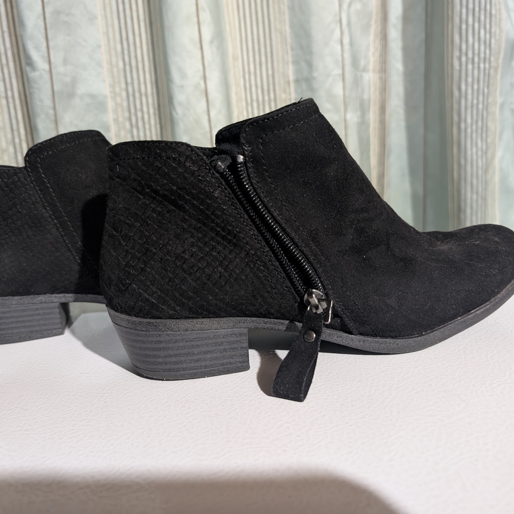 Arizona Jean Company Black Ankle Booties